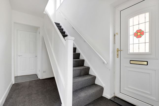 30 Cromwell Crescent, Nottingham photo 2