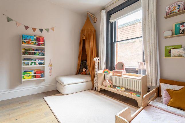 Flat for sale in Eagle Mansions, Salcombe Road, Stoke Newington, London