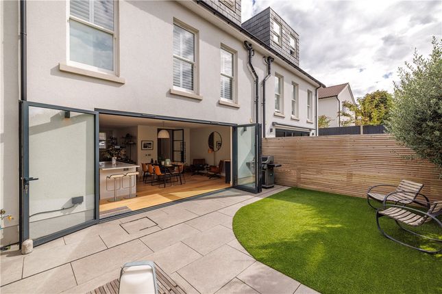 4, West Temple Sheen, London photo 4