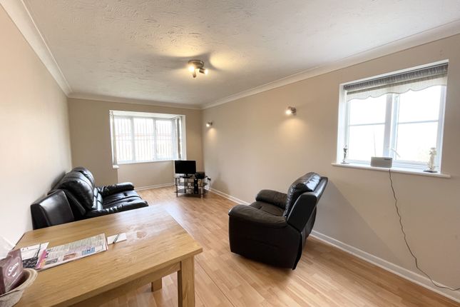 14, Counsell Court, Thornton photo 4