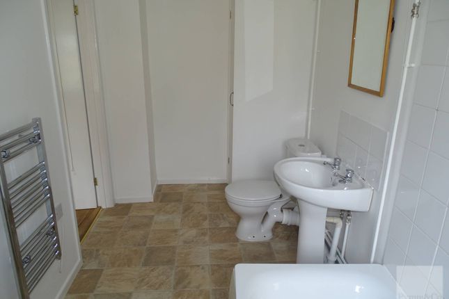 Flat 4, 73 West Pottergate, Norwich, Norfolk photo 5