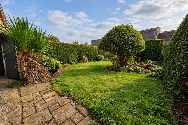 14, Insley Gardens, Hucclecote photo 3