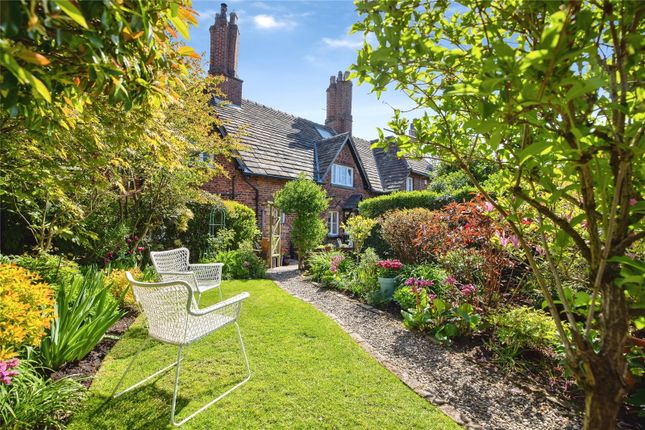 Owl Cottage, 341, Parr Fold, Manchester photo 3