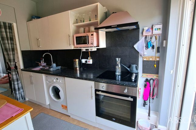 1 Polding Court, Paignton photo 3