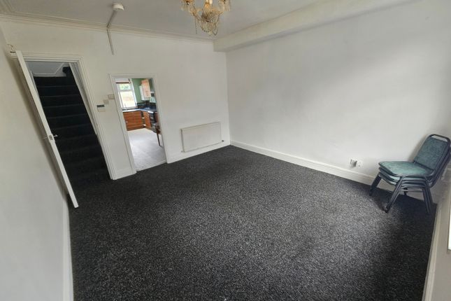 Westfield Road, Bradford photo 4