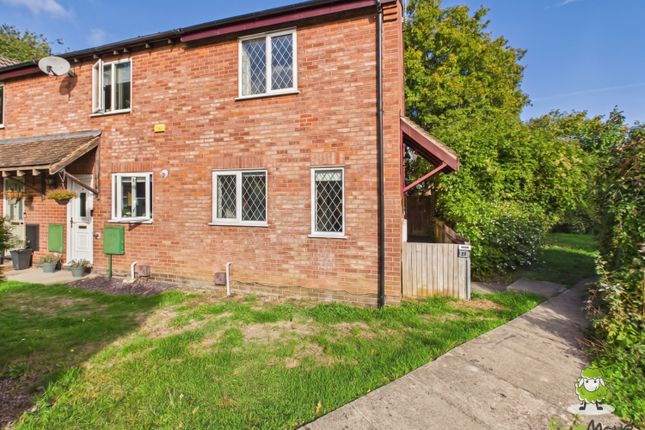 2-bed terraced on Blackberry Walk, Basingstoke, £280,000