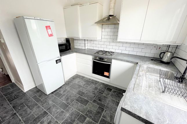 Thumbnail Flat to rent in The Broadway, Mill Hill