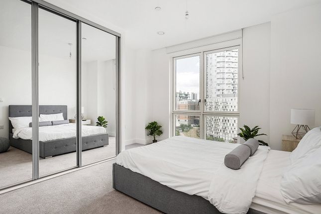 Flat for sale in Arniston Way, Blackwall Reach