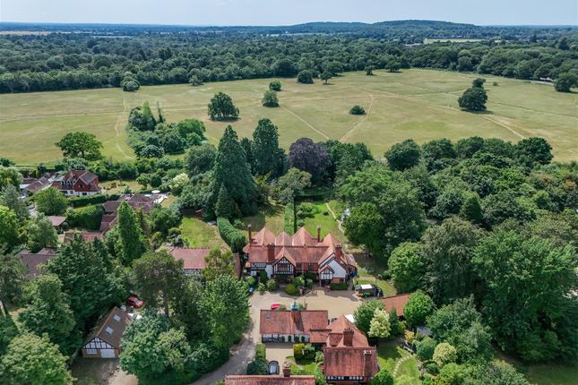 Rufforth, Thicket Grove, Maidenhead photo 2