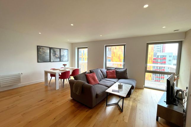 Thumbnail Flat for sale in Bywell Place, London