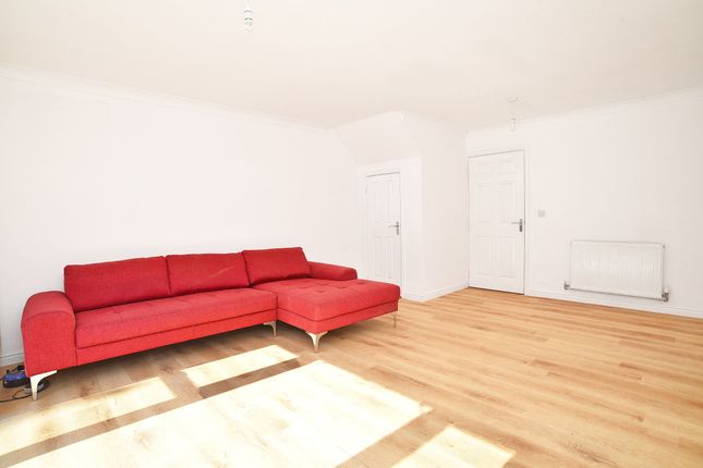 4 Noble Court, Knaresborough photo 4