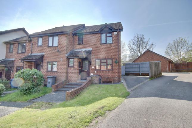 End terrace house for sale in Damask Gardens, Waterlooville