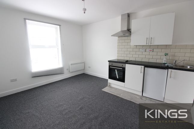 Flat to rent in Victoria Road, Southampton