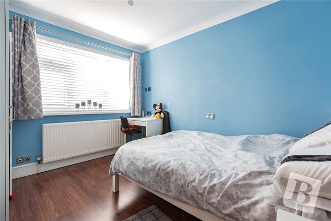 End terrace house for sale in Hubbards Chase, Hornchurch