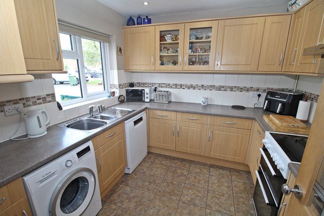 36 Fir Tree Close, Flitwick, Bedfordshire photo 4