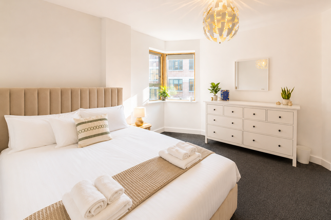 Lndn-Min796 - Flat 11 Flat 11,, Cotherstone Court, London photo 3