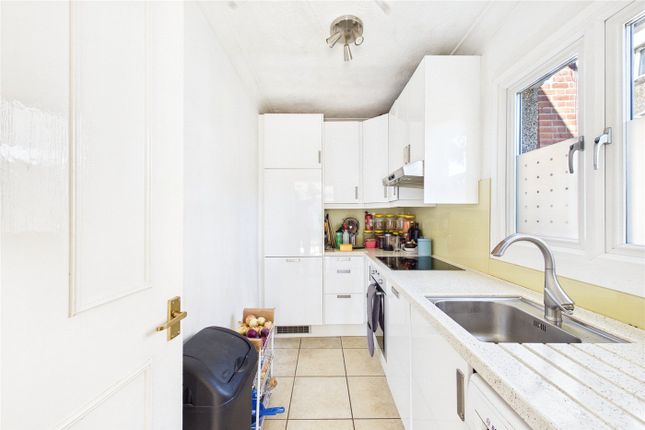 39D,, Baldry Gardens, London photo 4