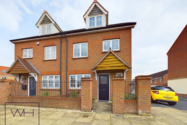 Thumbnail Town house for sale in Scotsman Drive, Scawthorpe, Doncaster