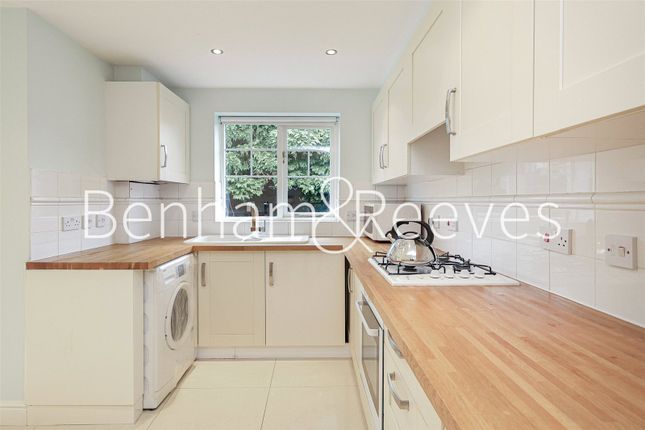 4, Elizabeth Fry Place, London photo 2