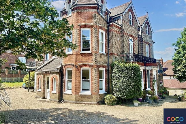2-bed flat on Flat 9, Regina House, Weymouth, £140,000