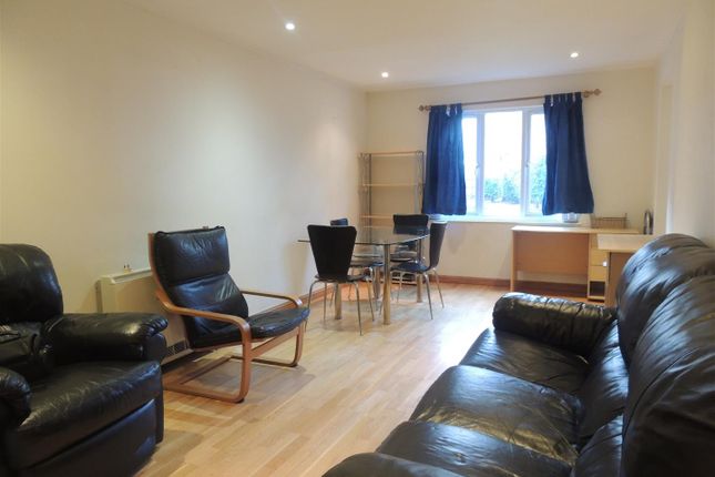 Thumbnail Flat to rent in Henley Drive, London