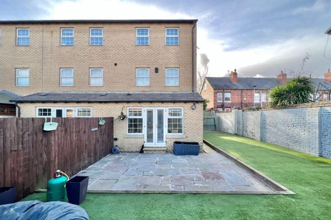 Town house for sale in Bretton Close, Brierley, Barnsley