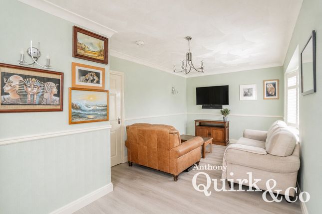 61, Holbek Road, Canvey Island photo 2