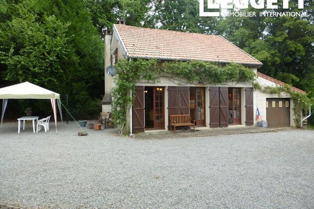 Villa for sale in Bussière-Dunoise, Creuse, Nouvelle-Aquitaine