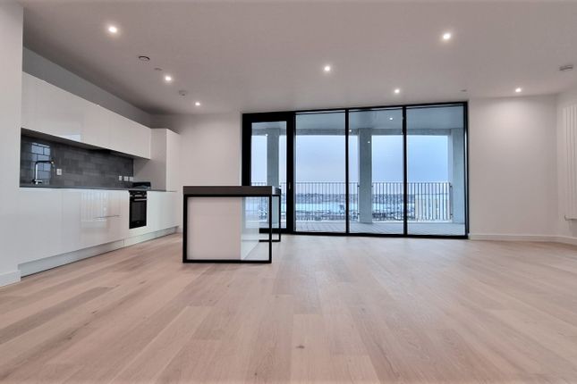 Thumbnail Flat to rent in Pinnacle House, London, Essex
