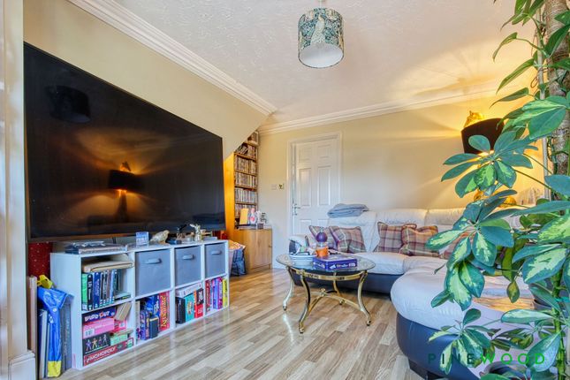 50 Old House Road, Chesterfield, Derbyshire photo 2