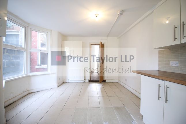321, Markhouse Road, London photo 4