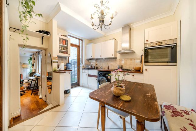 Flat for sale in Petersfield Road, Acton, London