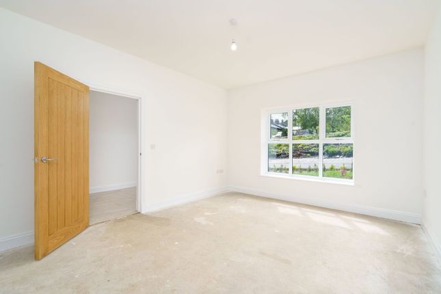 Alport House, Simmondley Lane, Glossop photo 3