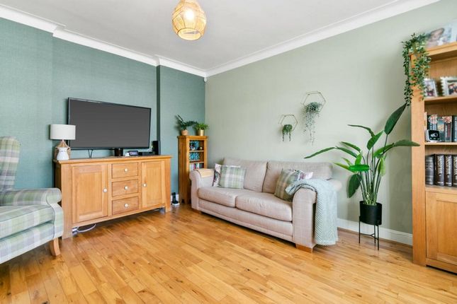 82, Nethervale Avenue, Glasgow photo 4