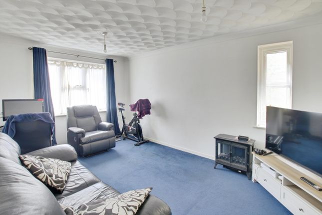 22, Camargue Drive, March photo 4