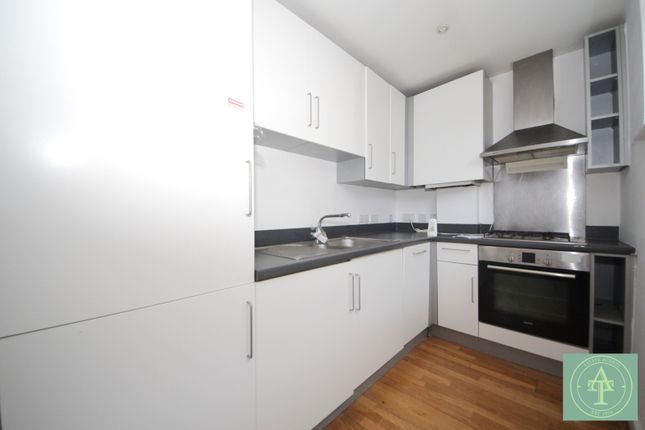 Flat 12, Space Apartments, London photo 4