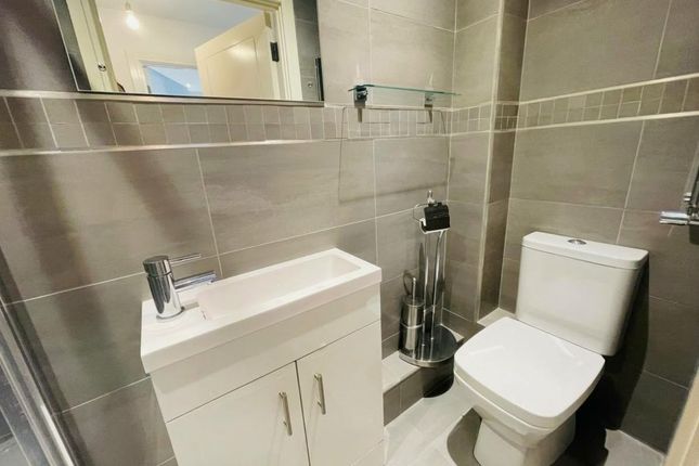 Flat 14, Waltham Cross photo 5