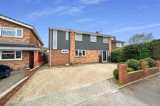 Link-detached house for sale in Lambs Close, Dunstable LU5