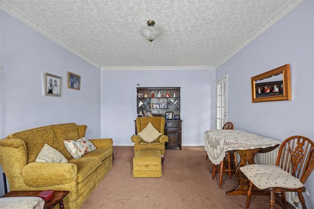 15, Highfield Court, Nottingham photo 3