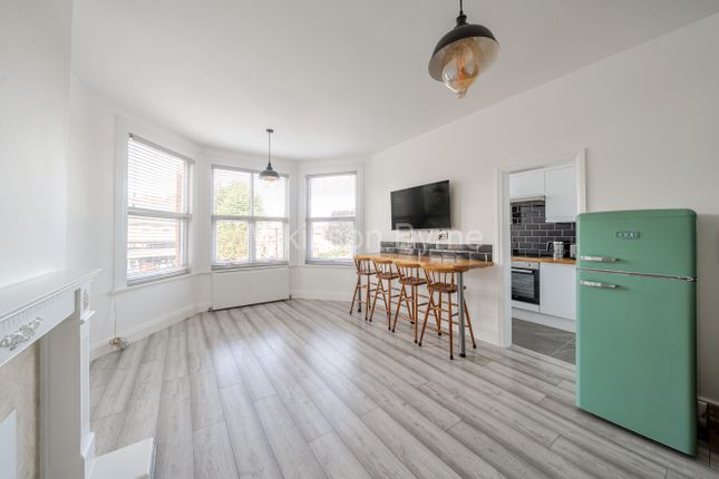 Flat 3, 12, Brownlow Road, Bounds Green photo 2