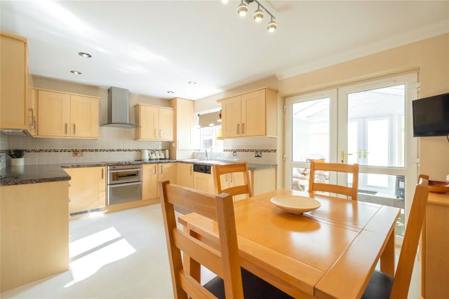 18, Pavilion Way, Holmfirth photo 3