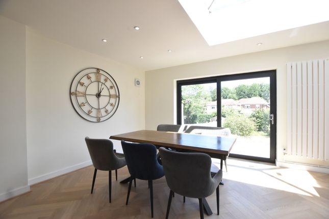 32 Kennel Lane, Leatherhead photo 3