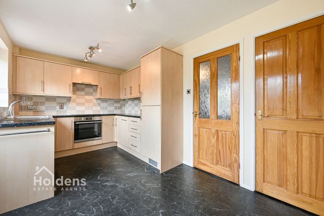 14 Thirlmere Drive, Preston photo 3
