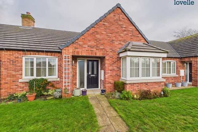 2-bed house on 35, Meadow Walk, Saxilby, £200,000