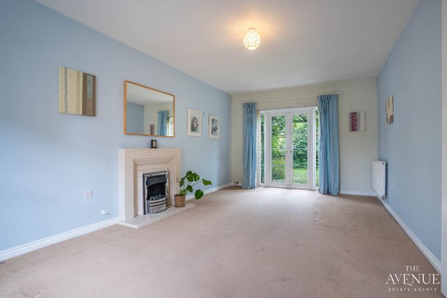 138 Sachfield Drive, Chafford Hundred, Essex photo 4