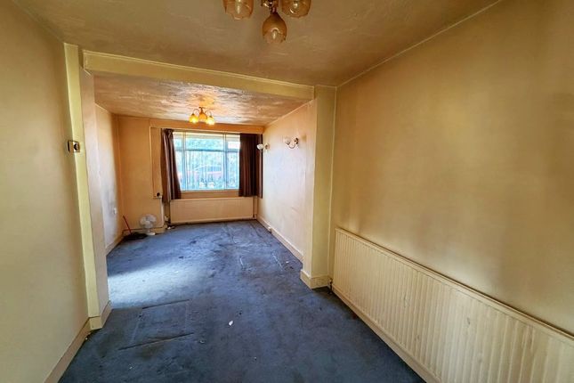 Beeston Way, Feltham photo 4