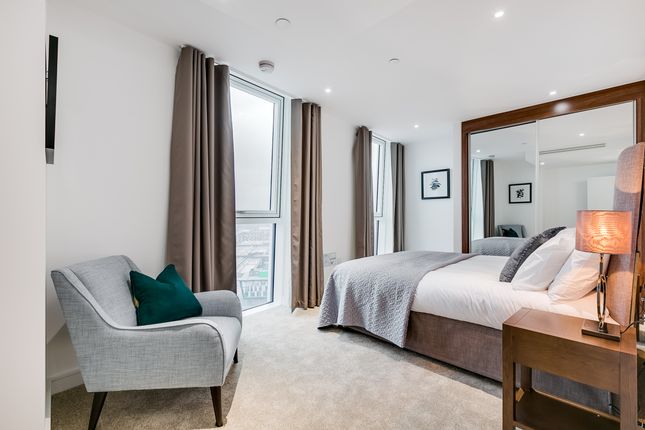 Thumbnail Flat to rent in Wandsworth Road, London