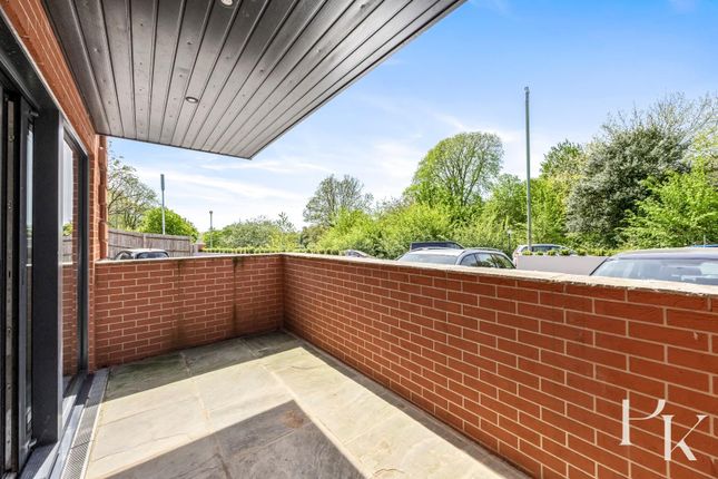 57, 102 Hove Park Apartments, Goldstone Crescent, Hove photo 4