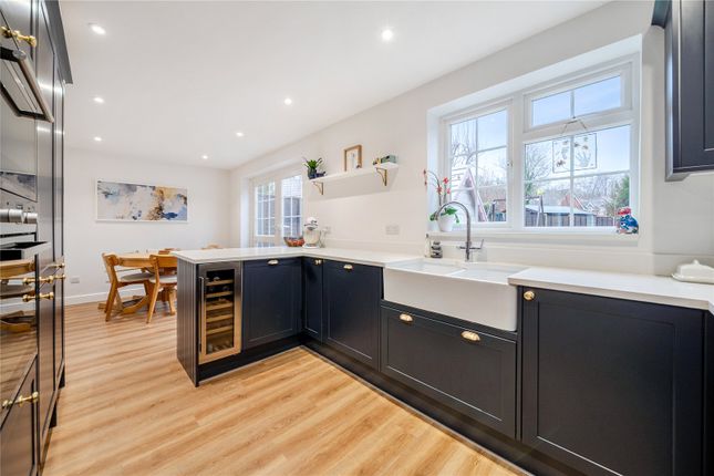 6, Paddock Court, Hook photo 3