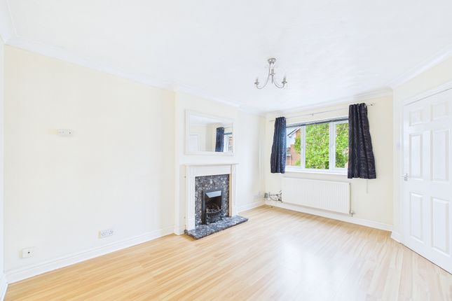 15, Little Delph, Haydock photo 3